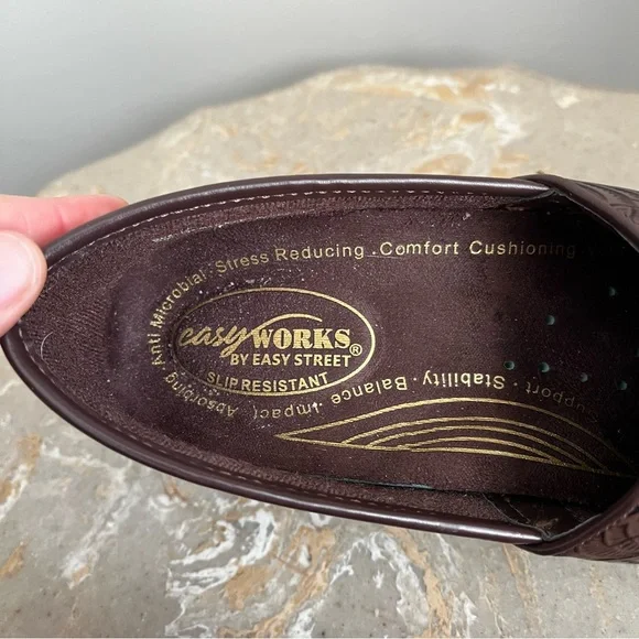 Easy Works Lyndee Women’s 9 Clog Brown Slip Resistant Work Shoe Floral Design - Picture 9 of 11